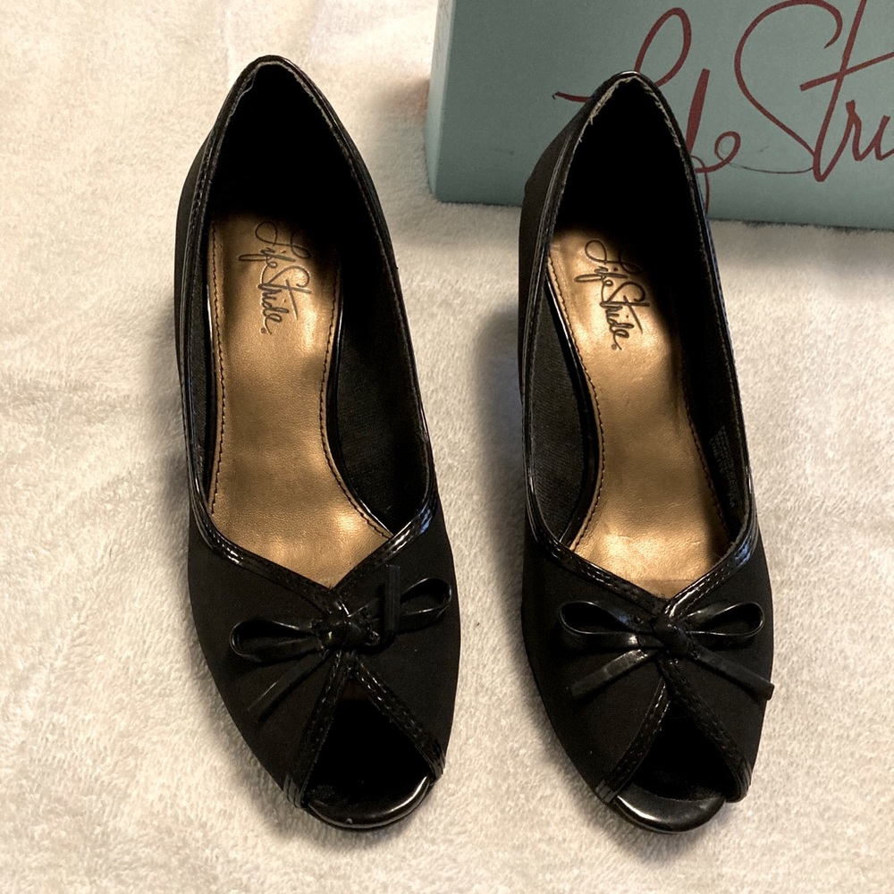 Life Stride heels size 7